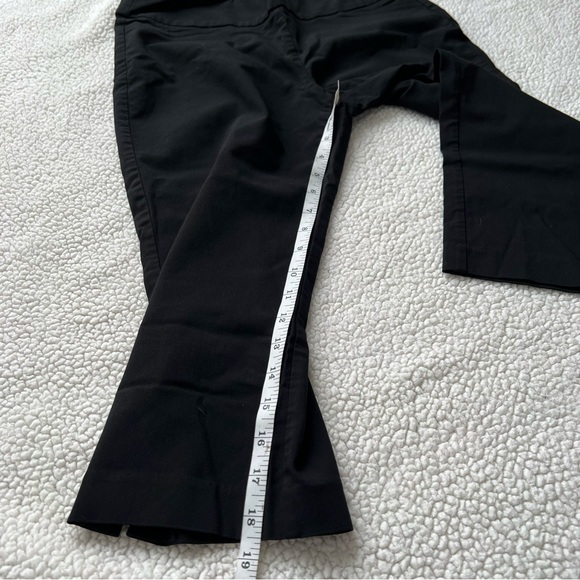 Ricki’s Pull-On Capri - Picture 3 of 7